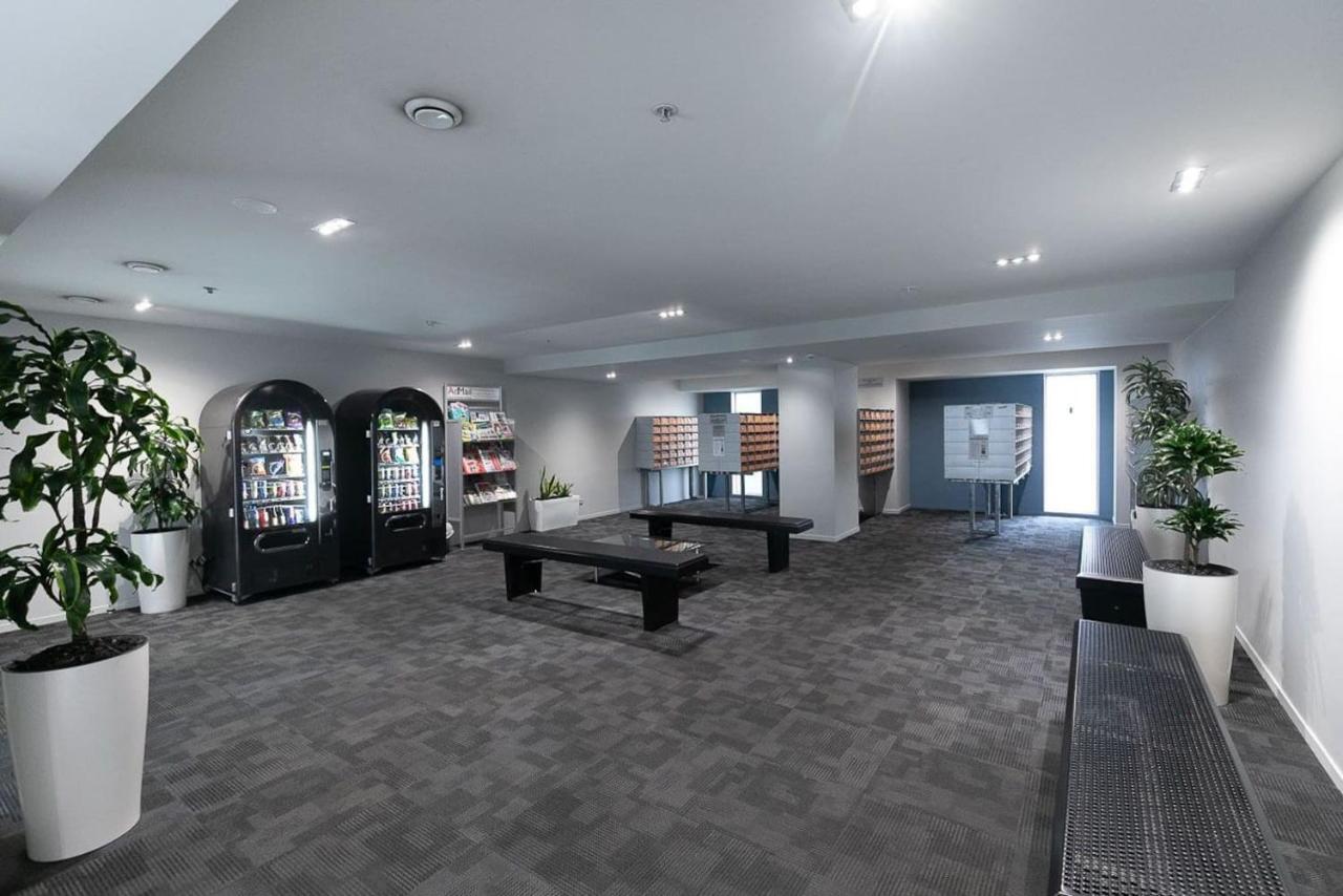 2br W/ Balcony, Gym And Parking Access! *