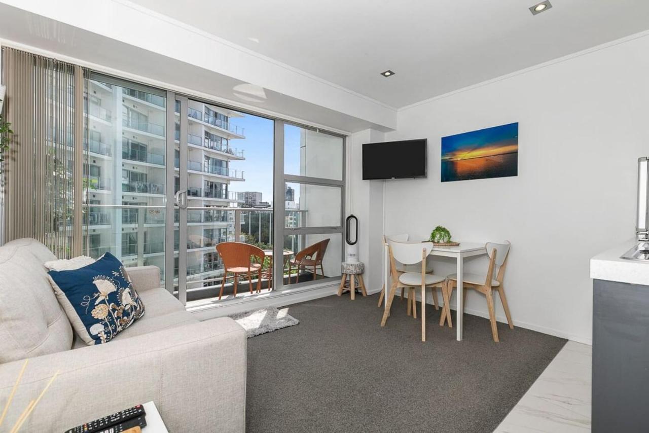 Apartment 2br W/ Balcony, Gym And Parking Access!