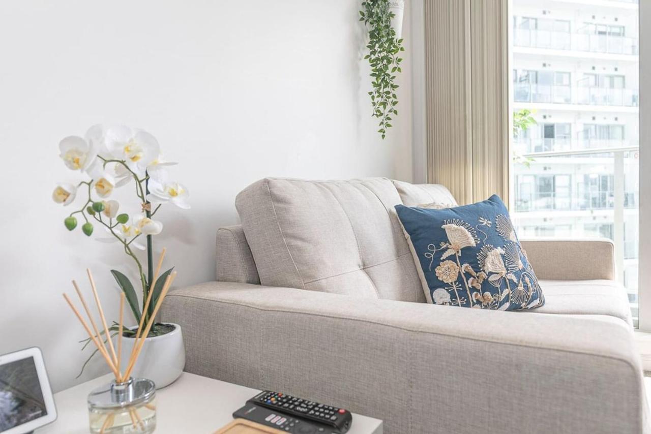 2br W/ Balcony, Gym And Parking Access! Auckland