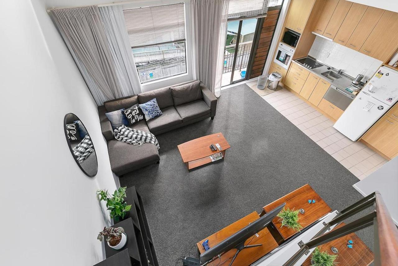 Roomy High-ceiling Loft - Free Parking! Auckland