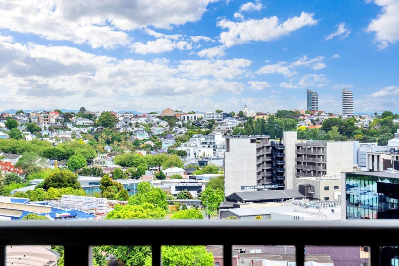 Cityscape Charm W Parking, Views, Pool & Gym Auckland