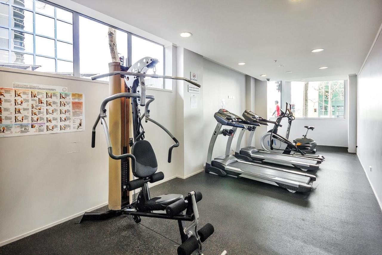 Cityscape Charm W Parking, Views, Pool & Gym Apartment *