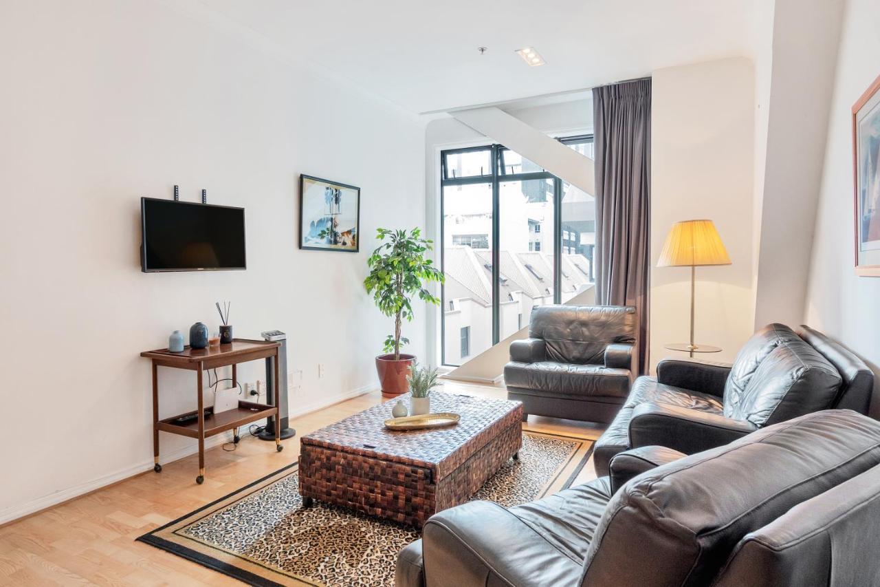 Apartment 1br W/ Free Parking For 2 Cars