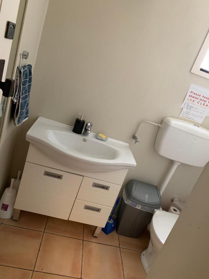 Takapuna Hostel *