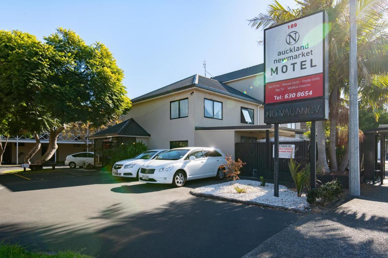 Newmarket Motel 4*