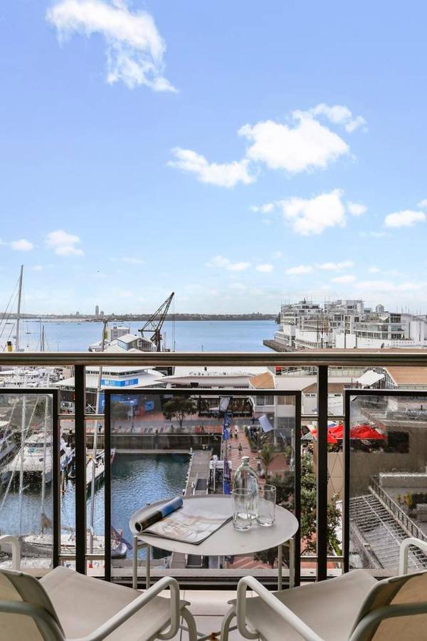 Sun-soaked Luxury Penthouse On Viaduct Waterfront