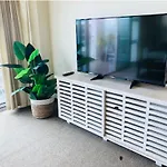Life On Water- Princes Wharf Apartment With Fabulous Views