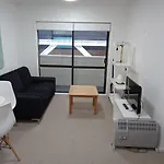 Peaceful Apartment At Victoria Park