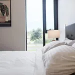 Brand New Stylish 2Br Apartment- Free Parking
