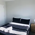 Modern & Luxurious Home 3