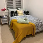 Cute And Cozy Near Airport