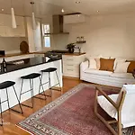 Auckland City Villa