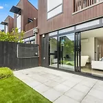 Hobsonville Point Enchanter With Parking And Wi-Fi