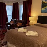Cascades Motor Lodge