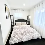 New Lynn Dream Guest House