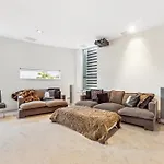 Sentinel Beach House - Auckland Holiday Retreat