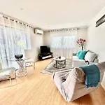 “Henderson Dream Guest House”