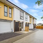 Ventura Escape Townhouse With Parking And Patio
