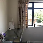 1-Bedroom With Dedicated Bathroom In Mt Eden