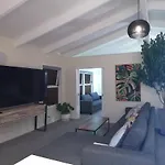 Takapuna Centre 3B Plus Netflix