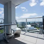 Amazing Skytower View 2 Bedroom 2 Bathroom Apartment