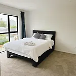 Room At Brand New House At Lincoln Road