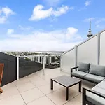Sky Tower View 2Br Apt W Gym & Pool Access