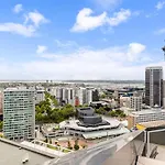 Sky Tower View 2Br Apt W Gym & Pool Access