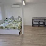 Cute Private Scienic Studio!