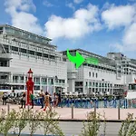 Qv Absolute Waterfront With Carpark