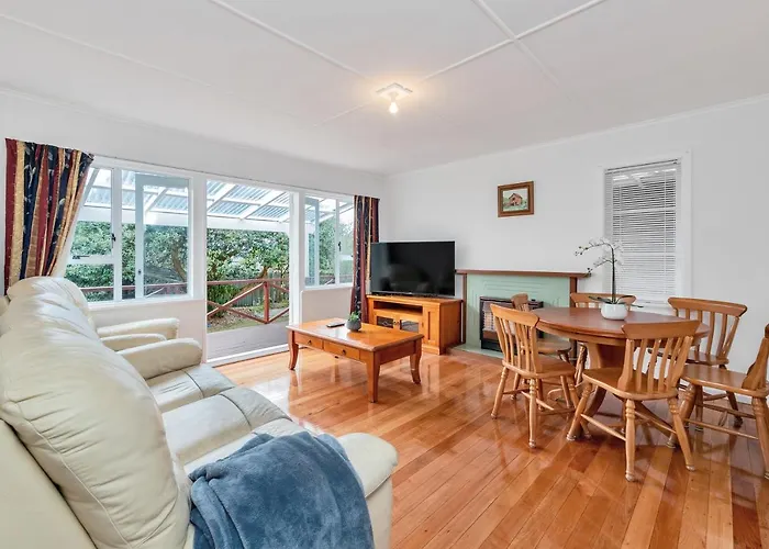 3 Bedroom In Onehunga W Parking - Wifi - Netflix