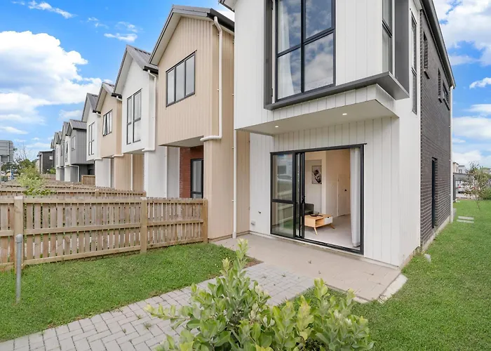 Cozy Brand New Townhouse 10