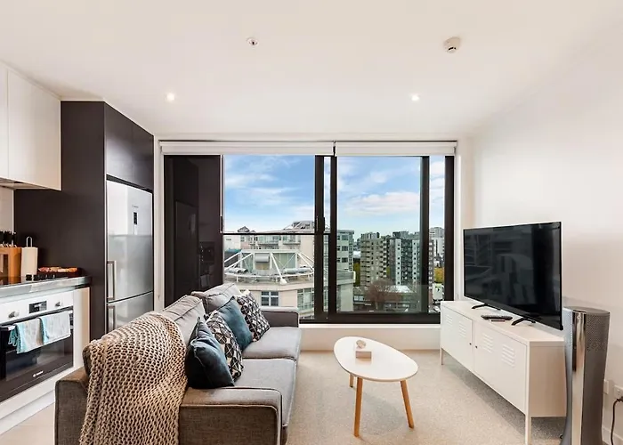 Contemporary Apt - Free Parking