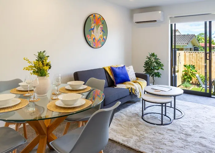 Conveniently Located 2Br Townhouse In West Akl