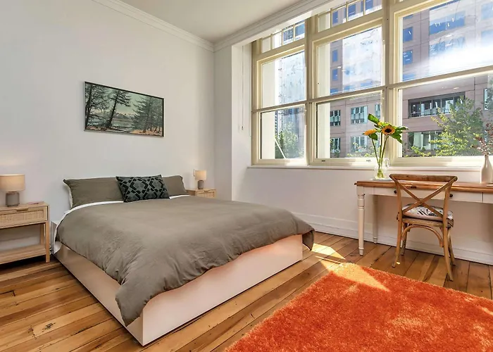 New York Style Luxury With Rooftop Pool