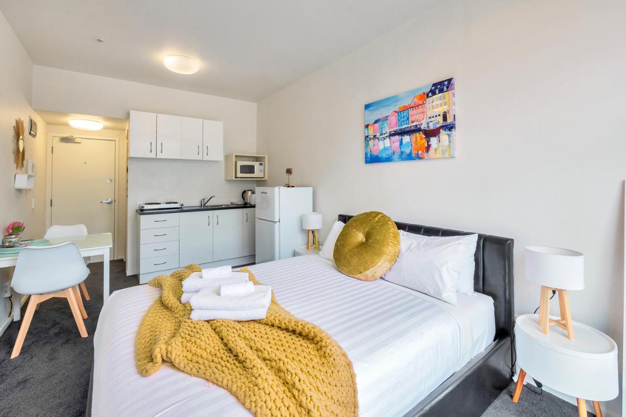 Cosy At The Cambridge With Wi-fi And Netflix Auckland