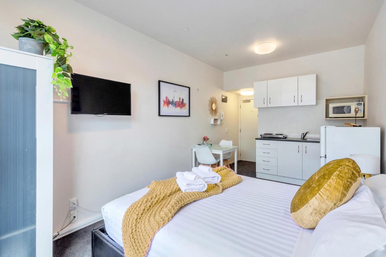 Cosy At The Cambridge With Wi-fi And Netflix Auckland