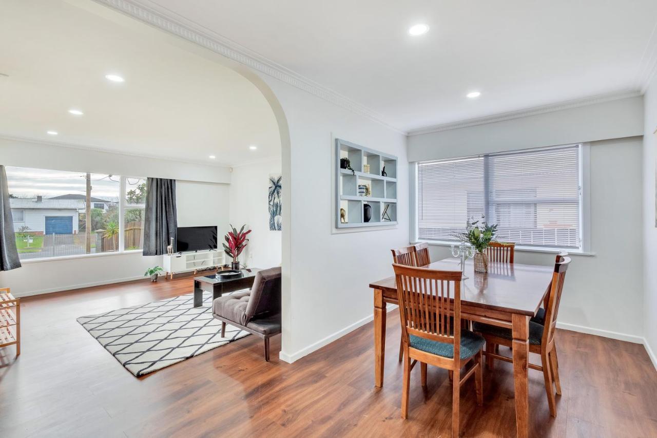 Holiday home Spacious 3br Nr Middlemore & Airport W Free Netflix *
