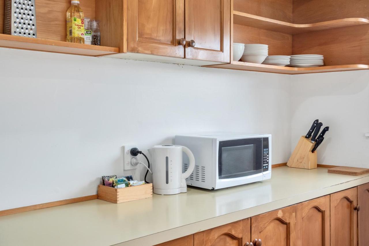 Holiday home Spacious 3br Nr Middlemore & Airport W Free Netflix *