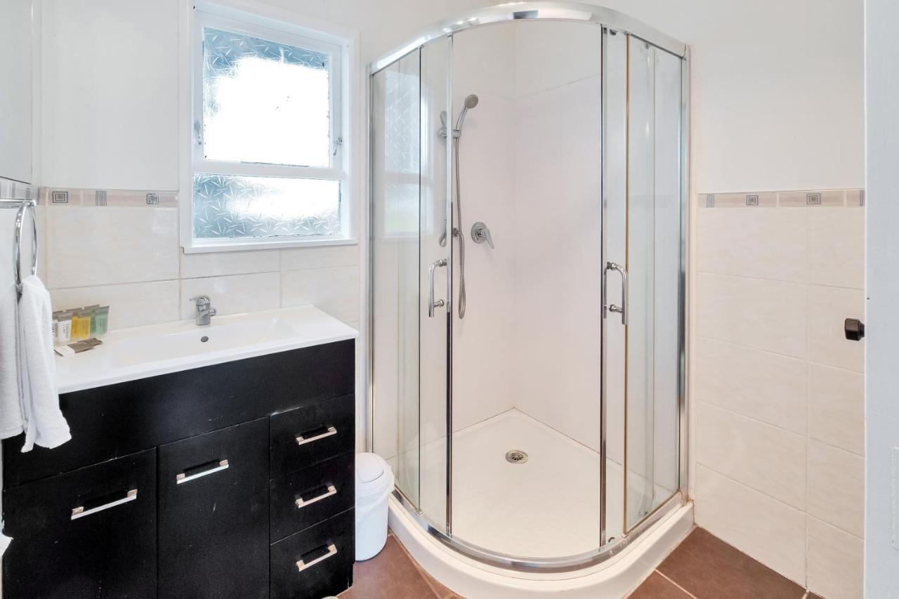 Spacious 3br Nr Middlemore & Airport W Free Netflix Holiday home