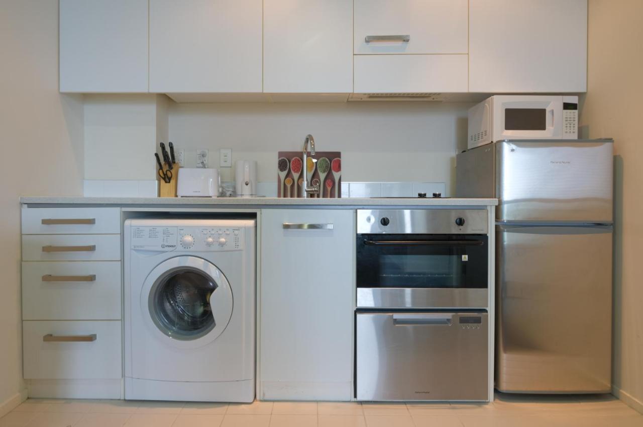 High Floor With Amazing Harbour View 2 Bedroom Apt Apartment