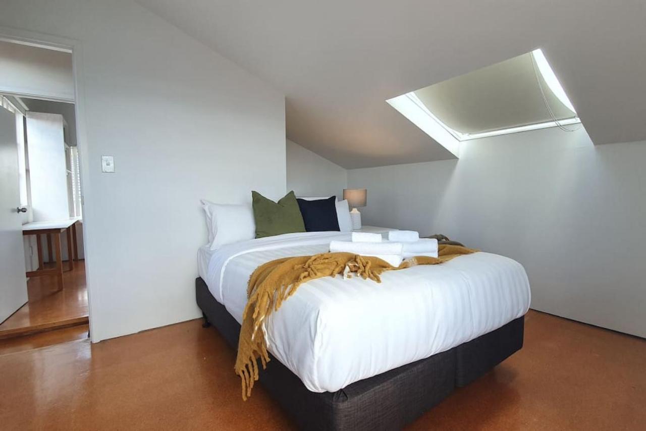 Holiday home Bright And Modern Oasis In Kingsland