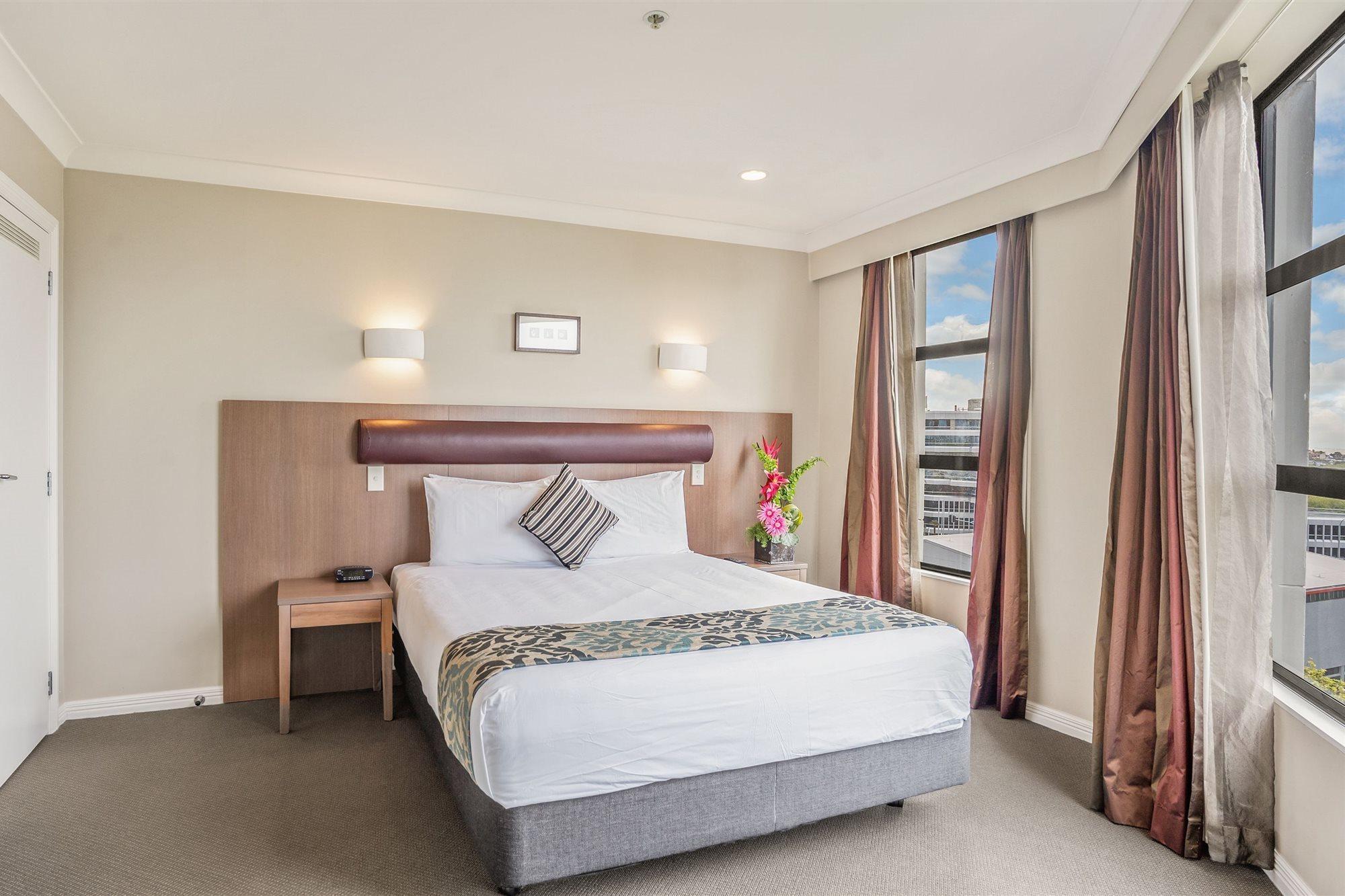 Parkside & 4* Auckland
