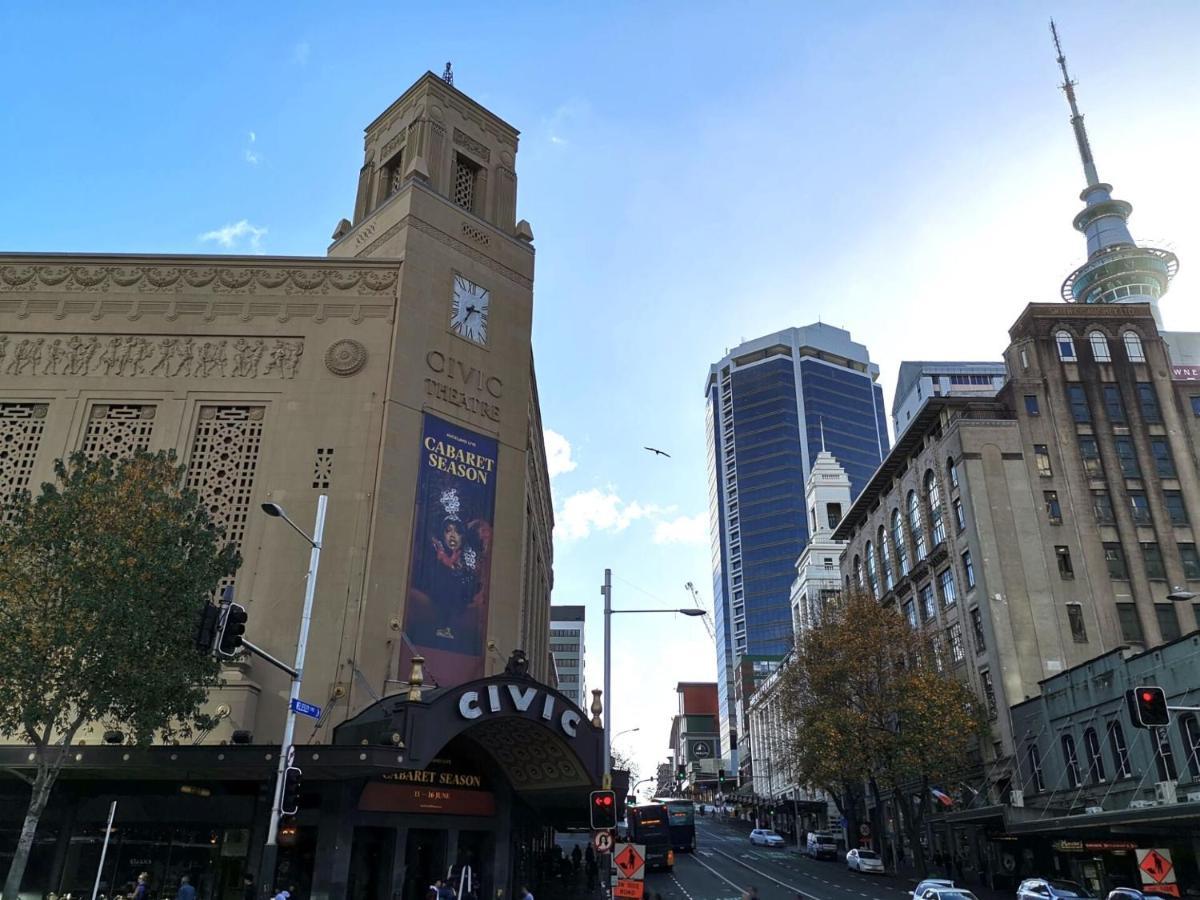 Apartment With Brilliant Views In Cbd Auckland