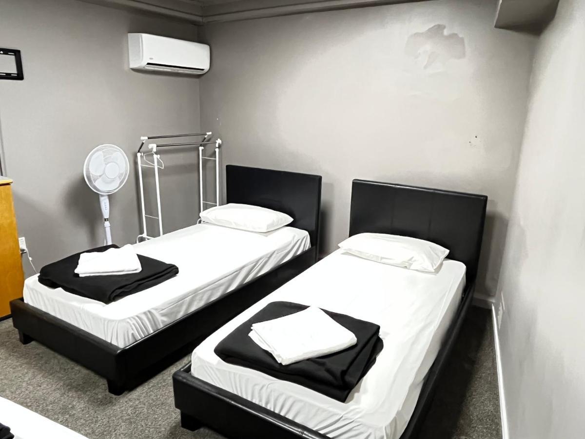 Hostel Hit