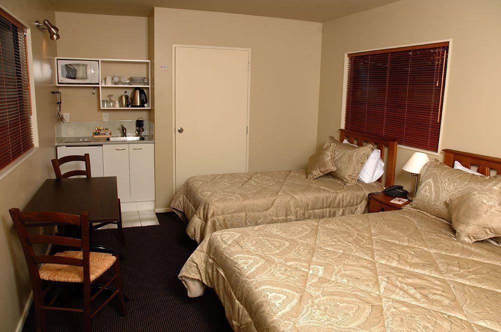 Oaktree 4* Auckland