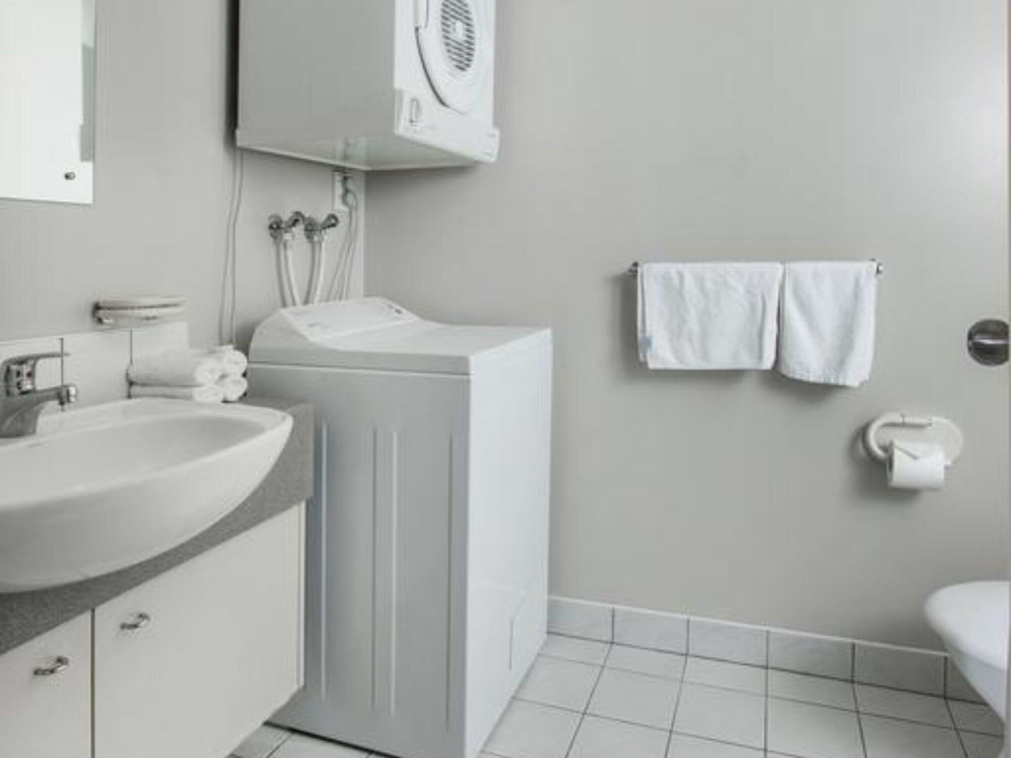 Aparthotel Crown On Cintra Lane 4*