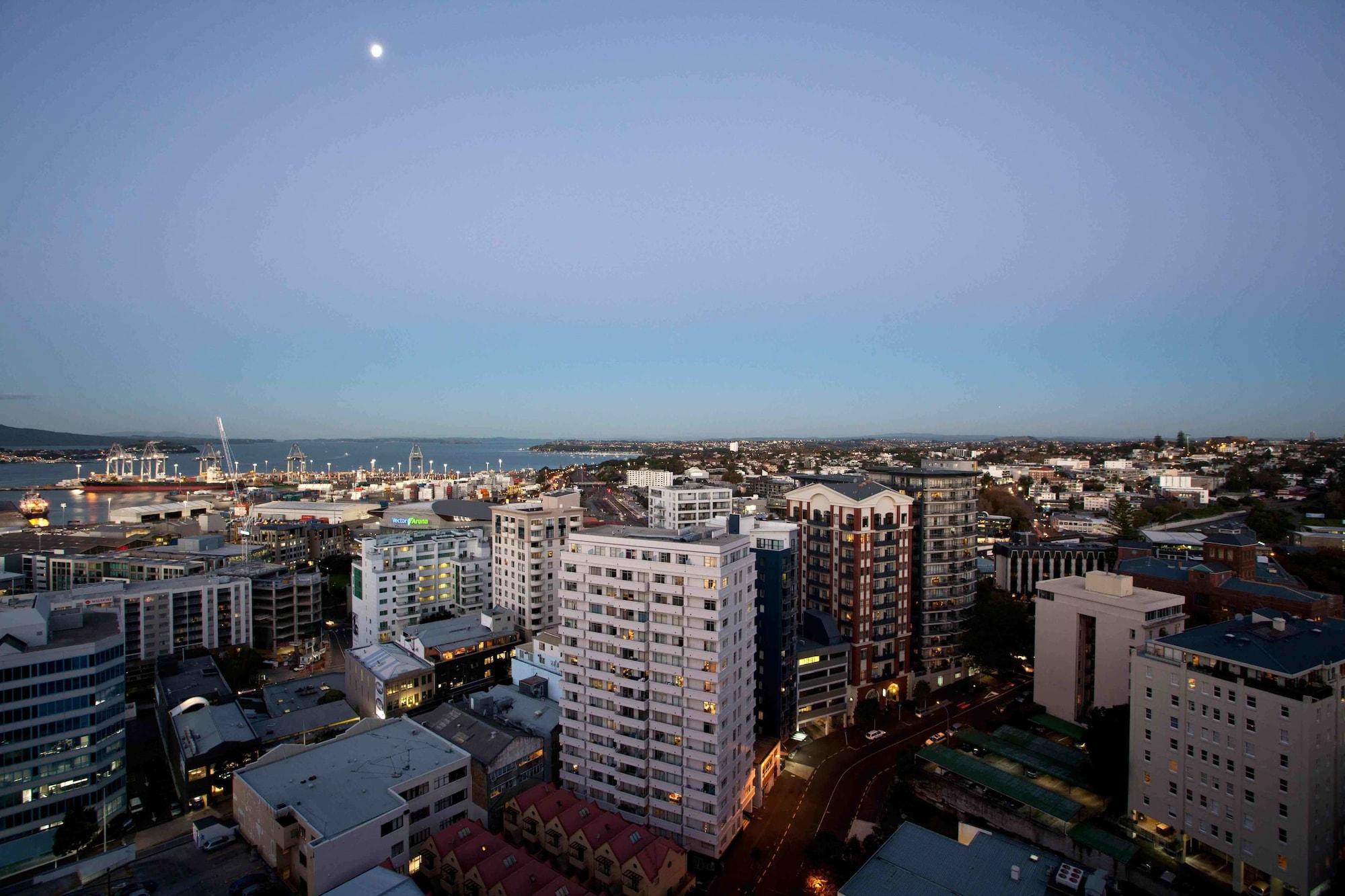 The Quadrant & Aparthotel 4*