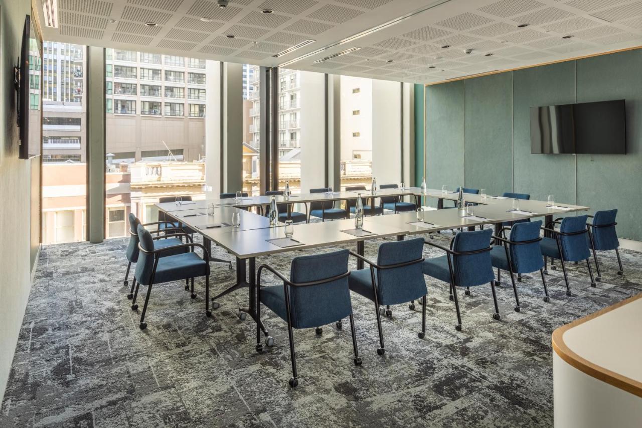 Hotel Express Centre By Ihg 4*