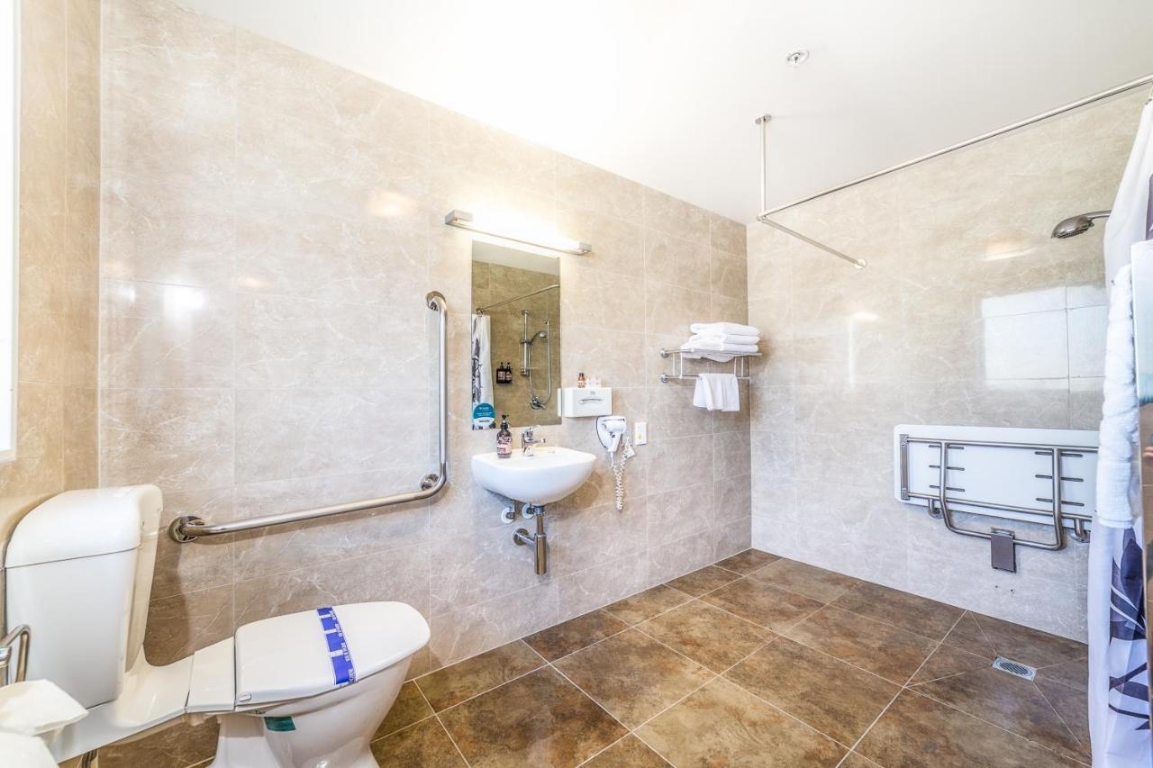 Alexander 4* Auckland